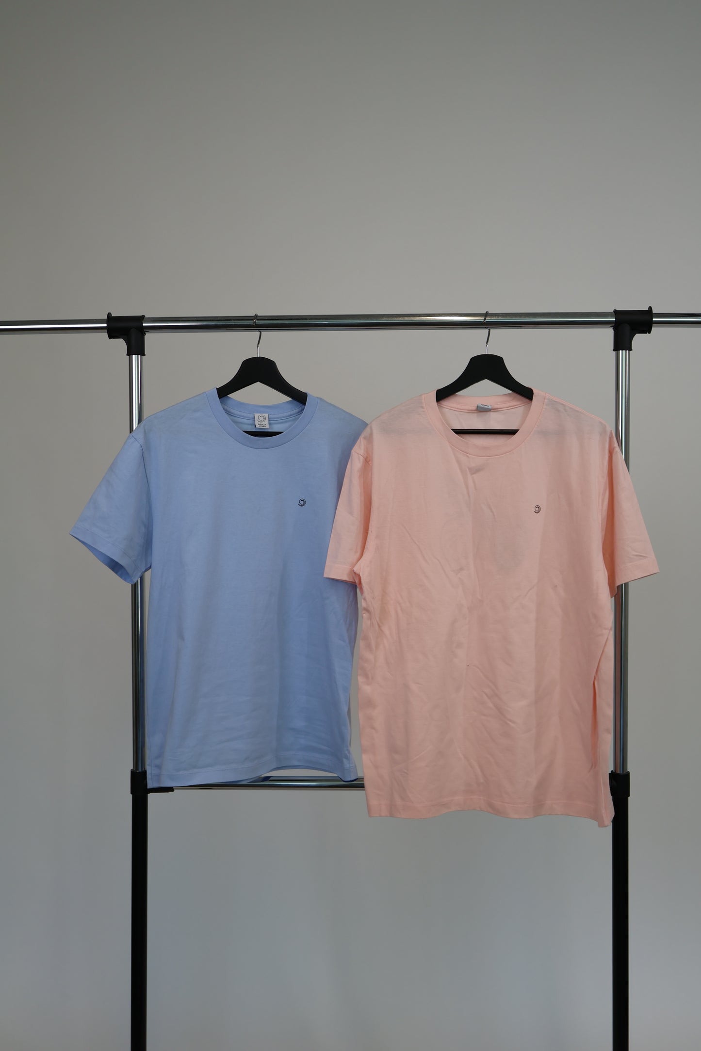 Elevate Graphic T-Shirt - Pink